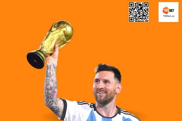 Messi và chiếc cup thế giới
